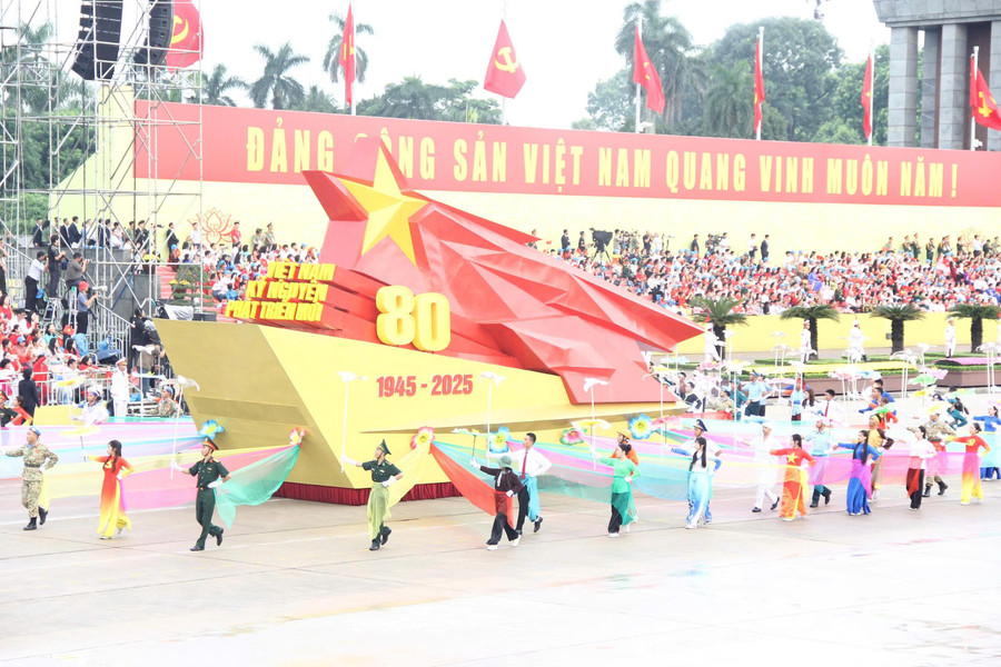 80 năm qua dưới sự dẫn dắt của Đảng Cộng sản Việt Nam, đất nước ta đã giành được nhiều thắng lợi trên các mặt. d10.jpg