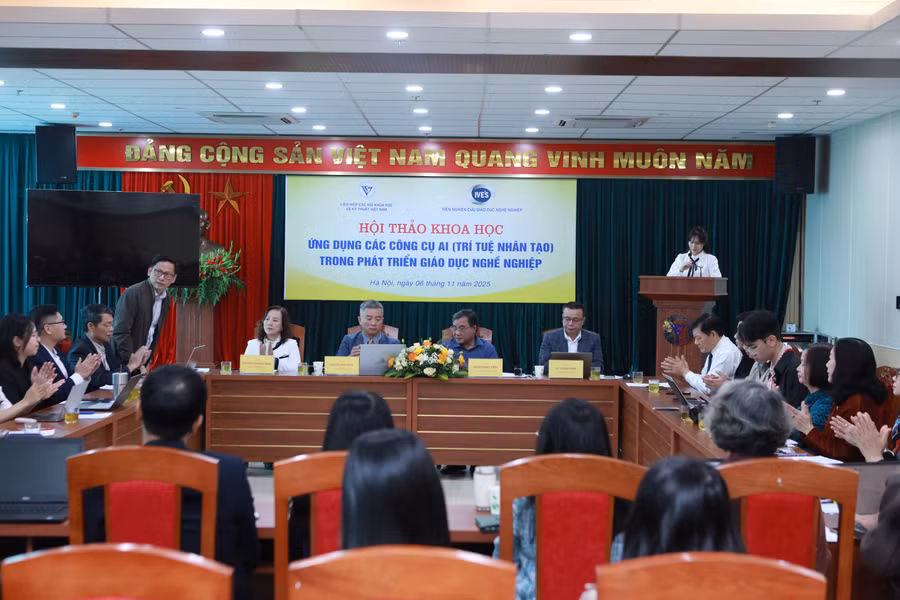 Hội thảo có sự góp mặt của nhiều chuyên gia, nhà khoa học, nhà nghiên cứu. 