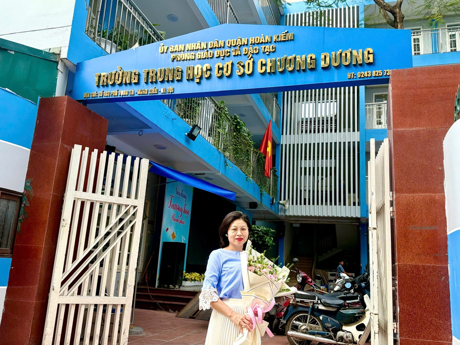Nhà giáo Phạm Thị Kim Huệ có nhiều năm kinh nghiệm giảng dạy Toán tại Hà Nội. Ảnh: Đình Tuệ. toan-1.jpg