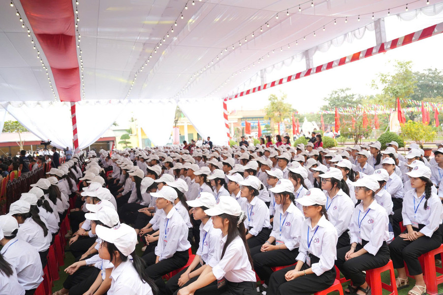 Giao Thuy High School currently has more than 1,000 students studying. giao-2.jpg