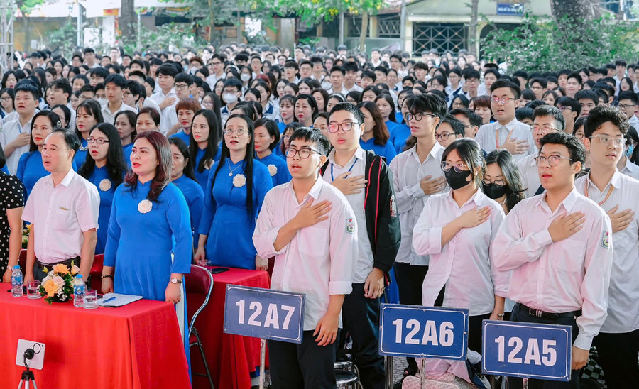 Thầy trò Trường THPT Lê Quý Đôn - Đống Đa trong lễ tổng kết năm học 2024-2025. le-quy-don-3.jpg