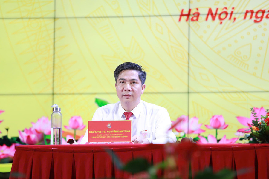 Assoc.Prof.Dr. Nguyen Dao Tung - Director of the Academy of Finance. Photo: Dinh Tue. a-tung-1.jpg