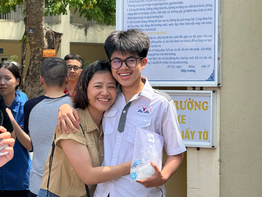 Nam sinh vô cùng tự tin về kết quả thi của mình. Ảnh: Hương Giang. lam-1.jpg