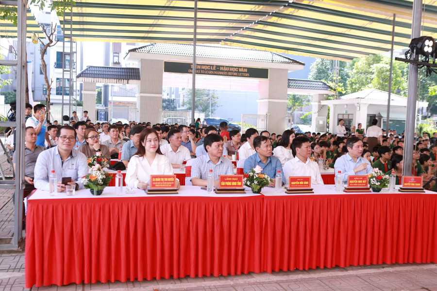Các đại biểu tham dự chương trình. 6.jpg