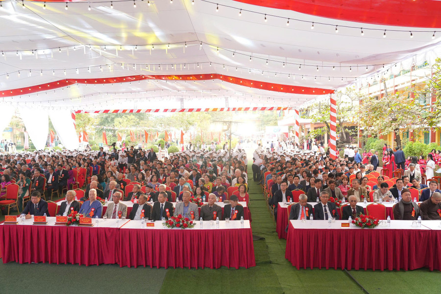 Over the past 60 years, this school has nurtured the dreams and ambitions of many generations of teachers and students. giao-5.jpg