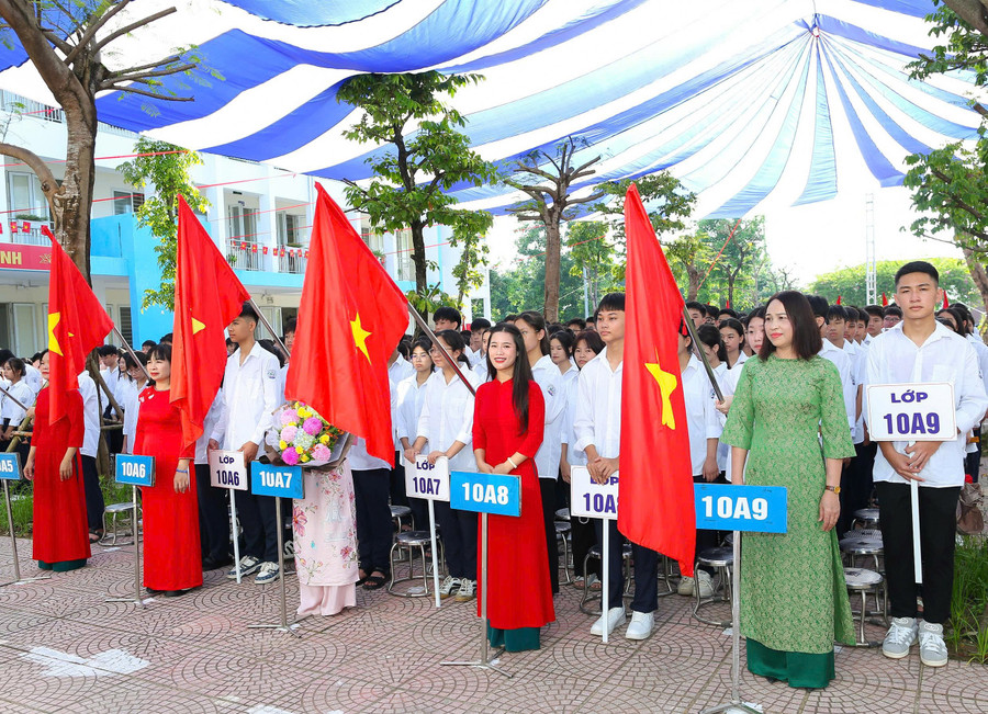 Không khí phấn khởi của lễ khai giảng tại Trường THPT Hoài Đức C. hd-6.jpg