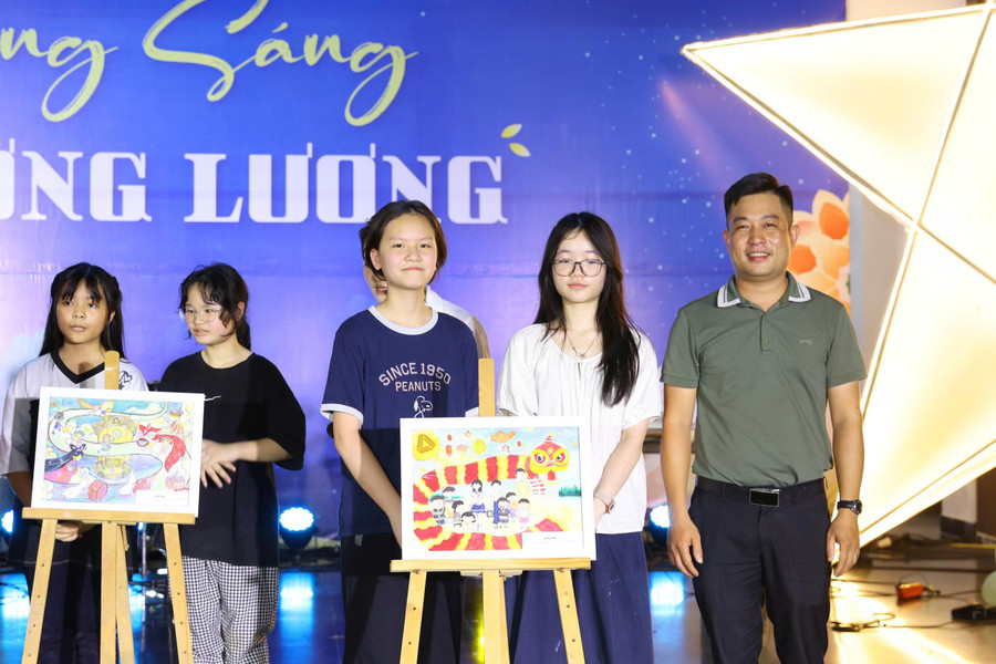Nhiều bậc phụ huynh đã chung tay hưởng ứng chương trình này. ltv-8.jpg
