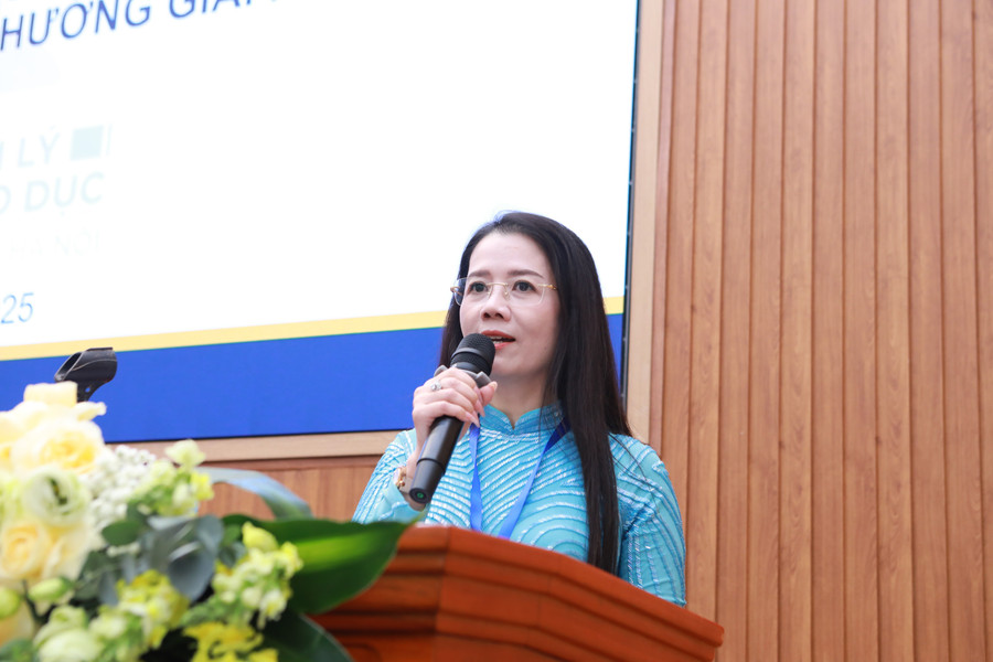 PGS.TS Lê Minh Nguyệt nêu bật vai trò của Tâm lý học và Giáo dục học trong kỷ nguyên số. 1.jpg