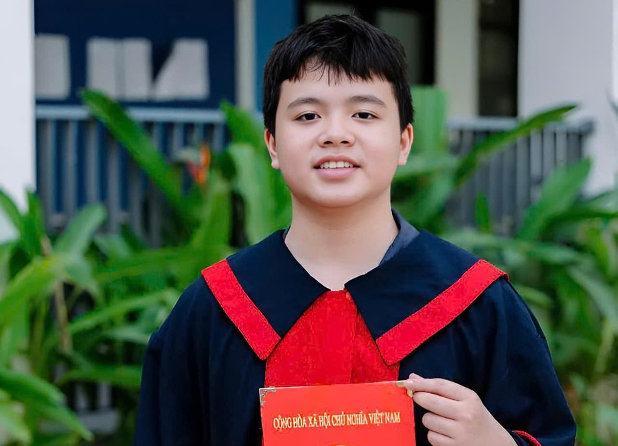 Nam sinh Đỗ Thiện Khôi đến từ lớp 9A0 đỗ cùng lúc 5 nguyện vọng chuyên. Ảnh: NTCC.