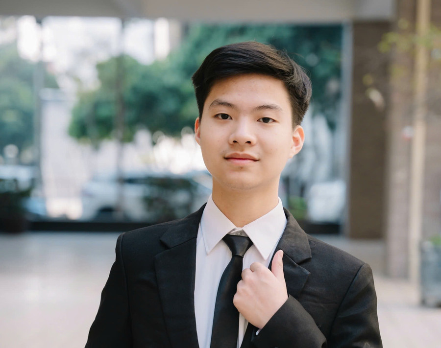 Nguyễn Hữu Hải Đăng của lớp 12 Toán 2, Trường THPT chuyên Sư phạm (Hà Nội) đạt 29,5 điểm khối A00. Ảnh: NVCC. nguyen-huu-hai-dang-613.jpg