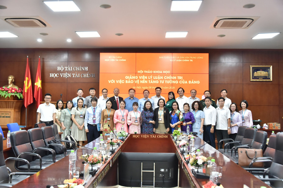Hội thảo thu hút nhiều chuyên gia, nhà quản lý, nhà khoa học tham dự với nhiều ý kiến tâm huyết. tc-1.jpg