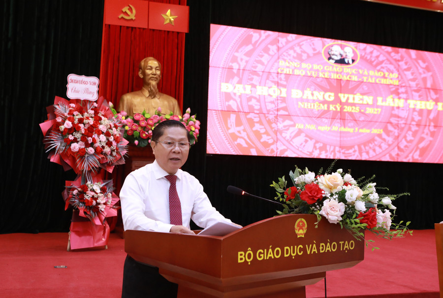 Thứ trưởng Lê Tấn Dũng phát biểu tại Đại hội. 8-6353.jpg