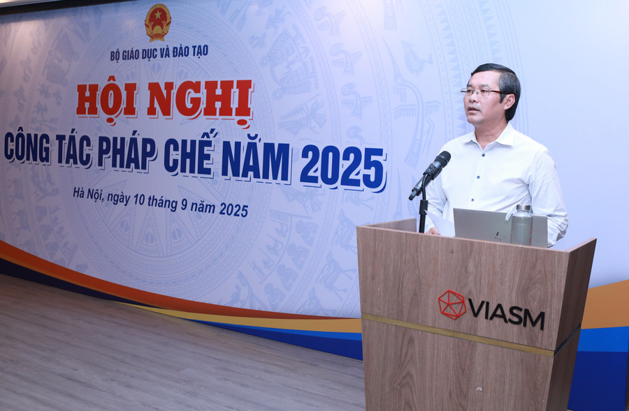 Thứ trưởng Nguyễn Văn Phúc phát biểu tại hội nghị. 3.jpg