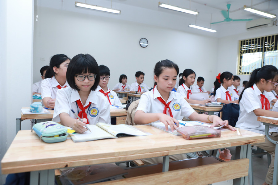 Các em học sinh bắt nhịp học tập khá nhanh do có sự phối hợp chặt chẽ từ thầy cô - gia đình. to-1.jpg
