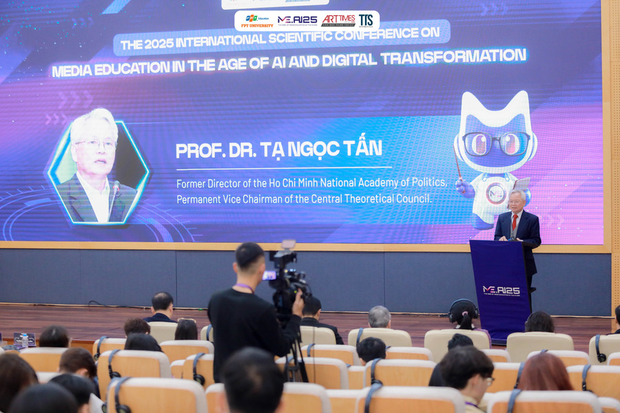 Các nhà khoa học, chuyên gia uy tín hàng đầu trong nước và quốc tế cùng góp mặt tại hội thảo. 