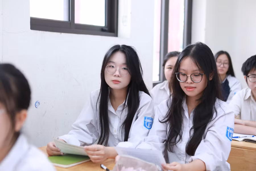 Các thí sinh chỉ còn hơn tháng nữa sẽ chính thức bước vào Kỳ thi tốt nghiệp THPT 2025. 