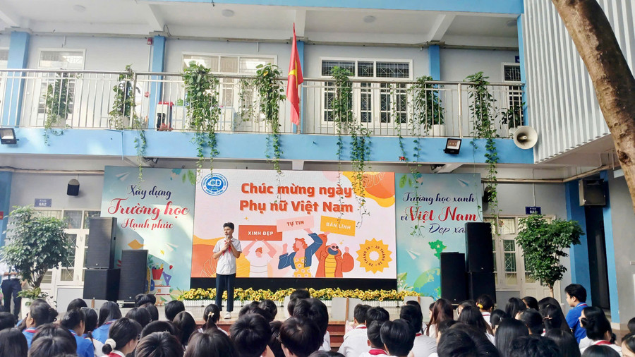 Tất cả thay cho những lời chúc mừng tốt đẹp nhất muốn dành tặng tới các cô giáo nhân ngày 20/10. cd-2.jpg