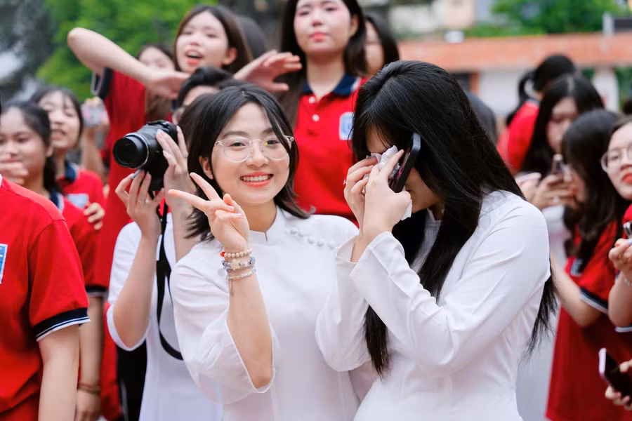 Học sinh Trường THPT Trương Định trong lễ bế giảng năm học 2024-2025.