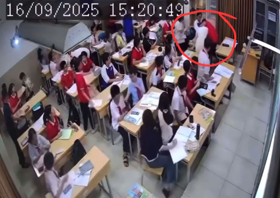 Hình ảnh học sinh có hành vi chưa chuẩn mực với giáo viên. Ảnh chụp màn hình. bao-luc-1.jpg