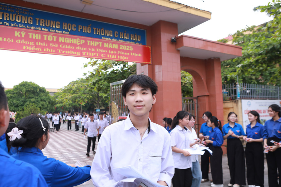 Nguyễn Thành Đạt tỏ ra khá thoải mái sau buổi thi cuối cùng. Ảnh: Đình Tuệ. 21.jpg