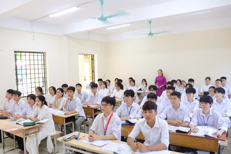 Tiết học Tiếng Anh của cô trò Trường THPT Vị Xuyên, Hà Giang. Ảnh: TG.