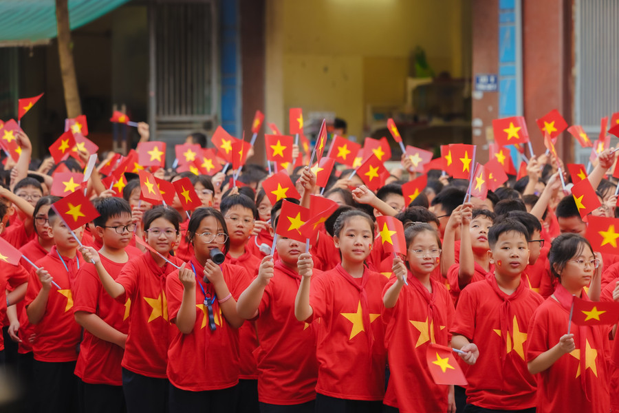 Các tân học sinh khối 6 nhập học vào Trường THCS&THPT Lương Thế Vinh, cơ sở Thanh Liệt (Hà Nội) năm 2025. ban-sao-duy-0748.jpg