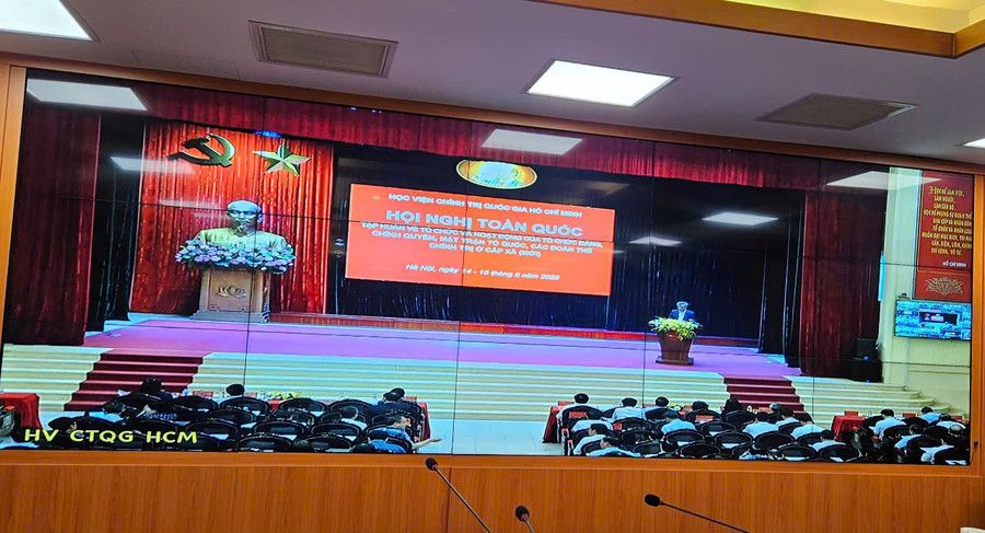 Hội nghị được tổ chức trực tiếp tại Học viện Chính trị Quốc gia Hồ Chí Minh và kết nối trực tuyến tới 10.035 điểm cầu trên cả nước. hoi-nghi.jpg