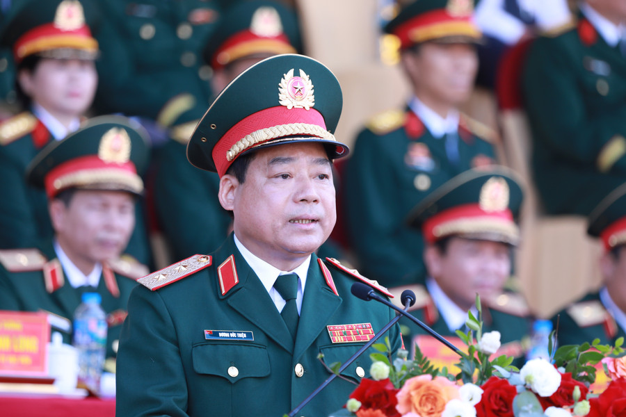 Trung tướng Dương Đức Thiện - Bí thư Đảng ủy, Chính ủy Học viện Hậu cần phát biểu tại buổi lễ. 8.jpg