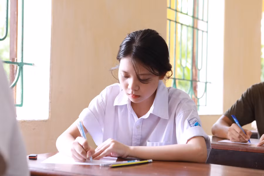 Các thí sinh đã hoàn tất Kỳ thi tốt nghiệp THPT năm 2025. Ảnh: Đình Tuệ.