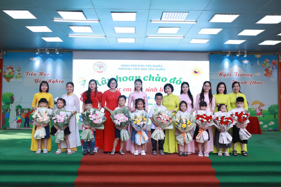 Năm nay, nhà trường đón 489 học sinh vào 10 lớp 1. 14.jpg