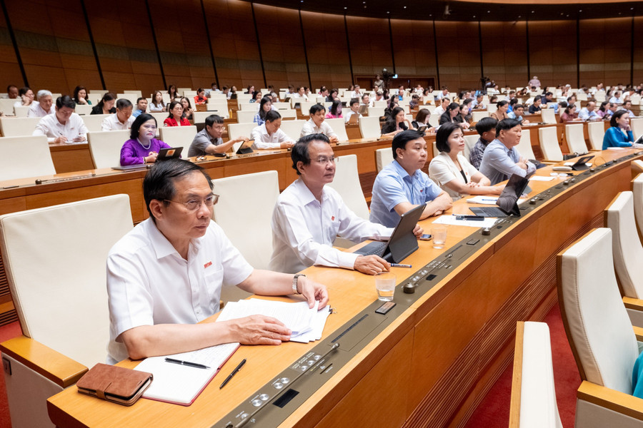 Các đại biểu tham dự phiên chất vấn và trả lời chất vấn tại hội trường sáng 19/6. (Ảnh: Cổng TTĐT Quốc hội).