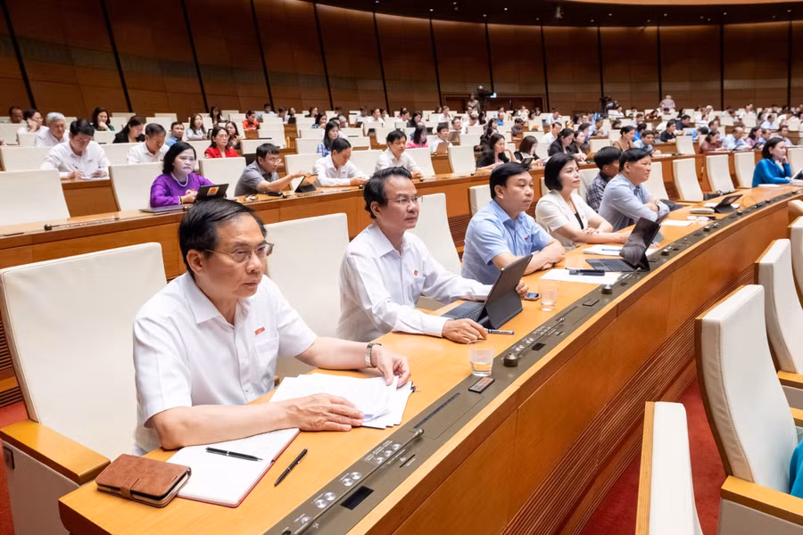 Các đại biểu tham dự phiên chất vấn và trả lời chất vấn tại hội trường sáng 19/6. (Ảnh: Cổng TTĐT Quốc hội).