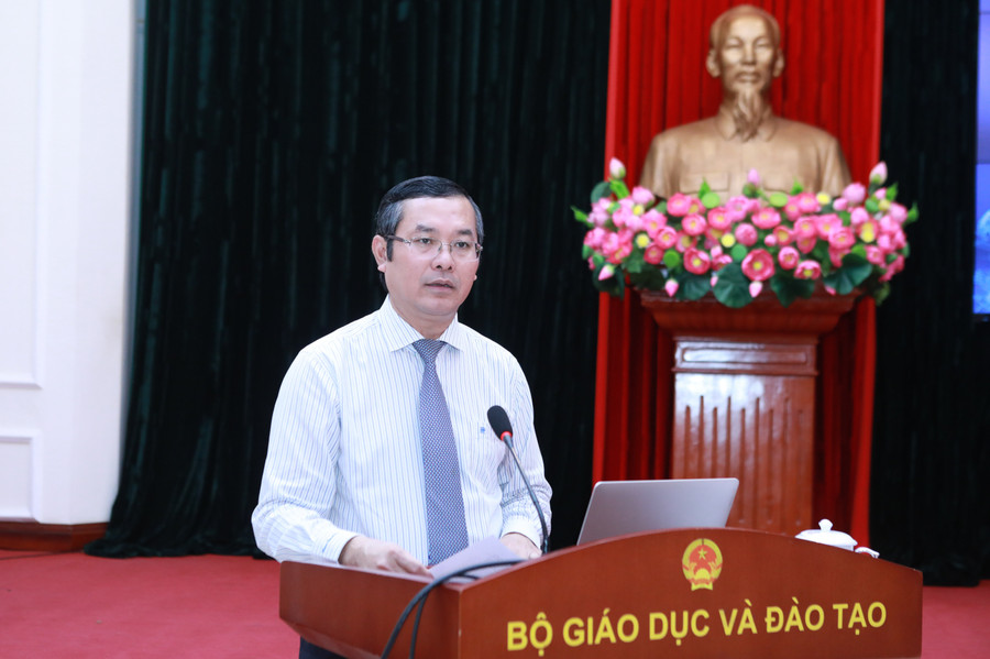 Thứ trưởng Nguyễn Văn Phúc đưa ra một số lưu ý với các đơn vị tham gia tập huấn. Ảnh: Đình Tuệ. 2-7721.jpg