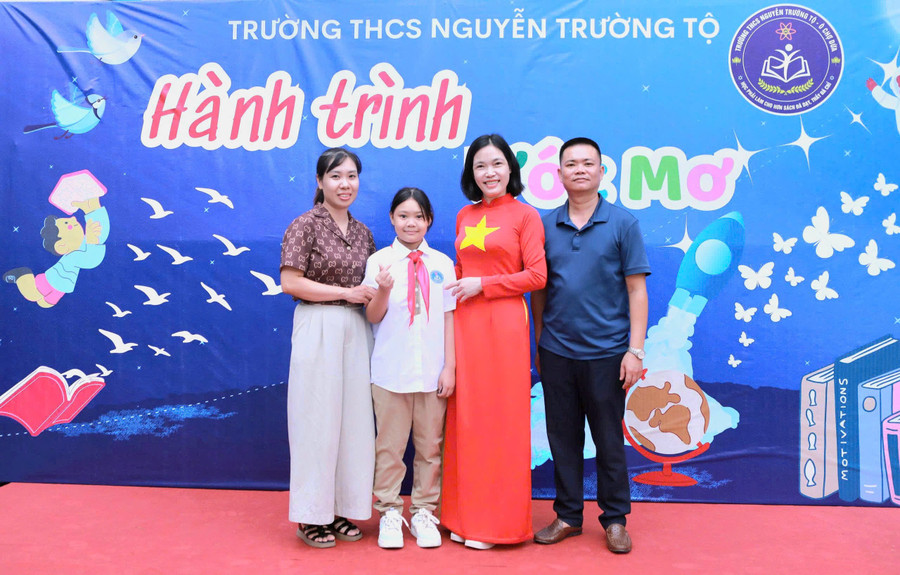 Các tân học sinh lớp 6 sẽ bắt đầu "Hành trình ước mơ" tại Trường THCS Nguyễn Trường Tộ trong 4 năm học tới đây. Ảnh: Đình Tuệ.