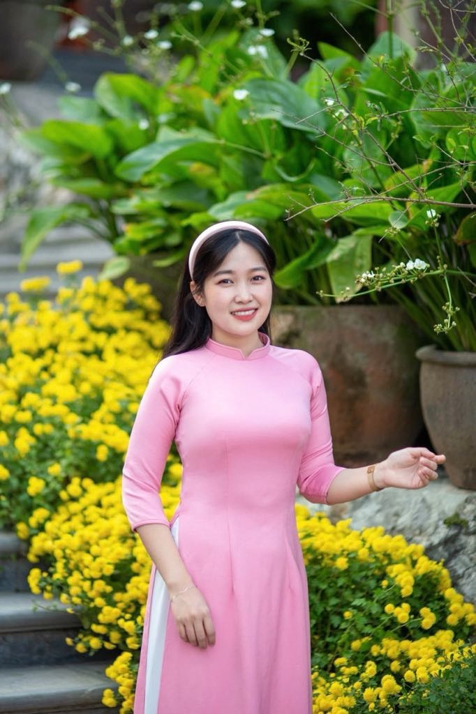 Cô Nguyễn Thị Huyền, giáo viên Toán tại Trường THCS&THPT Lômônôxốp. Ảnh: NVCC. toan-3.jpg