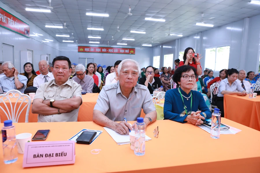 Các thầy cô đi B Quảng Trị năm xưa giờ hiện nay đều đã ở tuổi "xưa nay hiếm". Ảnh: Đình Tuệ.