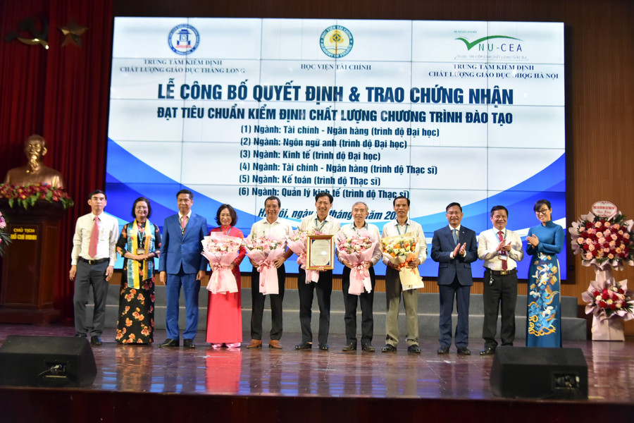 Đây là thành quả ngọt ngào sau hành trình dài bền bỉ của tập thể CBGV, sinh viên của học viện. 3.jpg