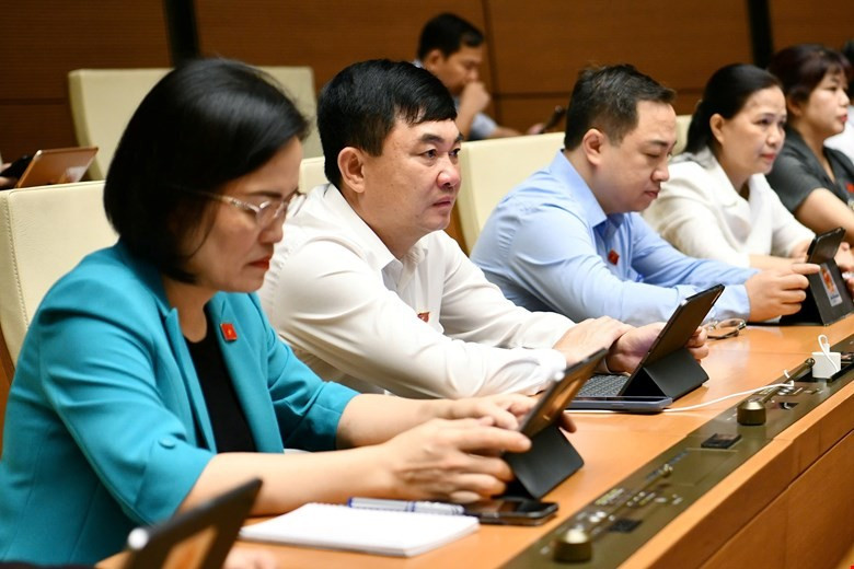 Các đại biểu tham dự phiên chất vấn tại hội trường sáng 20/6. Ảnh: Cổng TTĐT Quốc hội. chat-van.jpg
