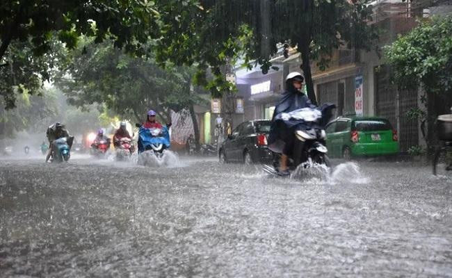 Thời tiết hôm nay 3/8: Bắc Bộ mưa rào và dông, Nam Bộ nắng gián đoạn, chiều tối mưa rào