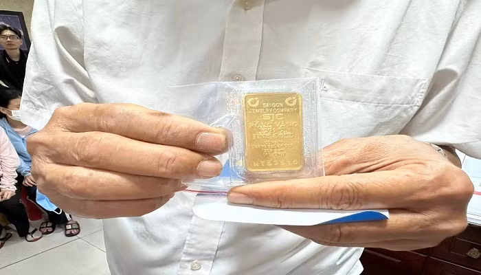 Giá vàng hôm nay 11/1 tiếp đà tăng vượt mốc 86 triệu đồng/lượng, thế giới tăng