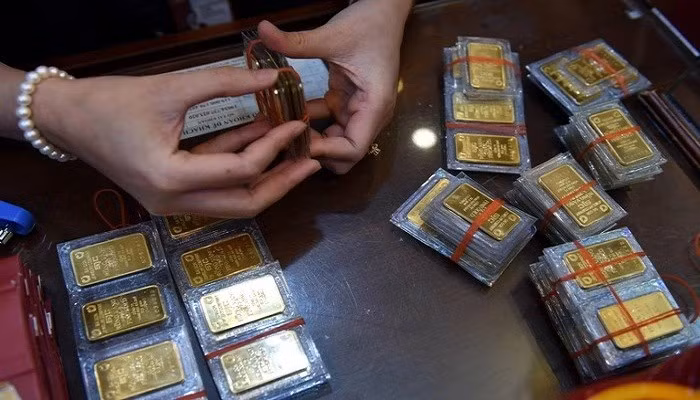 Giá vàng hôm nay 18/12 trong nước ổn định, thế giới đảo chiều giảm