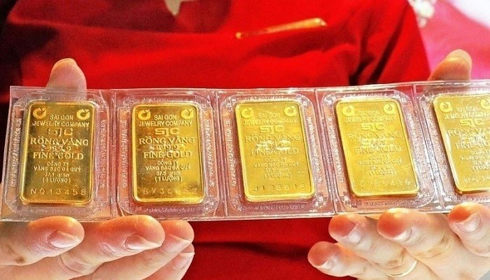 Giá vàng hôm nay 5/11 đảo chiều giảm 800 ngàn đồng, thế giới trượt mốc 4.000 USD