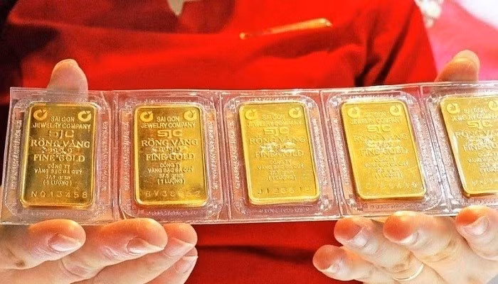 Giá vàng hôm nay 5/11 đảo chiều giảm 800 ngàn đồng, thế giới trượt mốc 4.000 USD