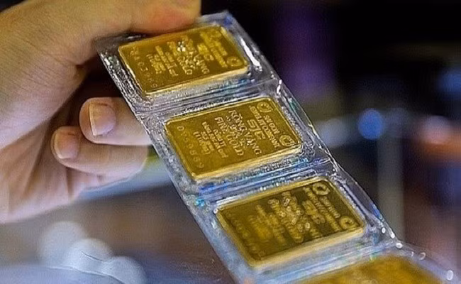 Giá vàng hôm nay 4/3 trong nước và thế giới bất ngờ tăng mạnh