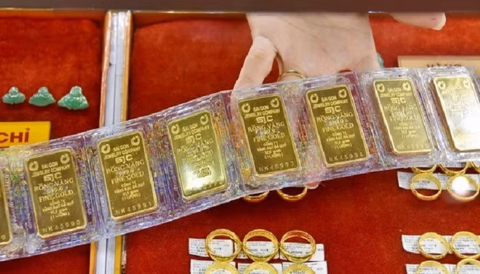 Giá vàng hôm nay 28/10 giảm 800 ngàn đồng/lượng, thế giới trượt mốc 4.000 USD