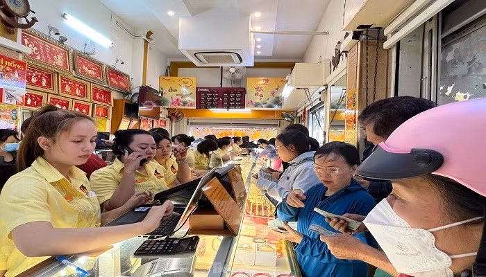 Giá vàng cuối tuần 20/4 đột ngột giảm mạnh 6 triệu đồng/lượng, thế giới đi ngang