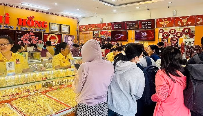 Giá vàng hôm nay 26/8: Tăng 500 ngàn đồng lập kỷ lục mới 127 triệu đồng/lượng