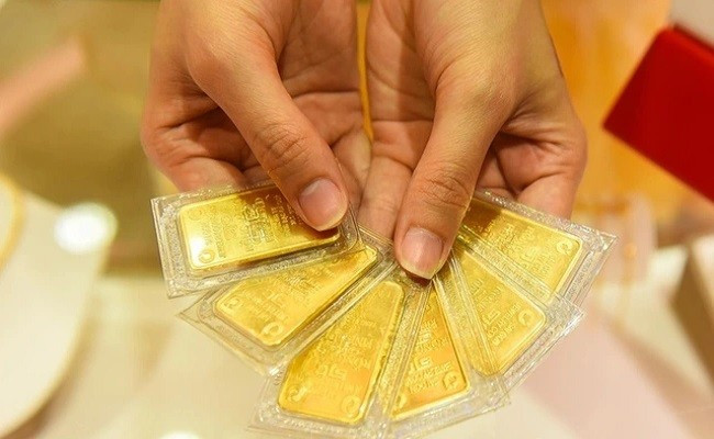 Giá vàng cuối tuần 6/4 tiếp tục giảm mạnh 1.200 ngàn đồng/lượng, thế giới giảm