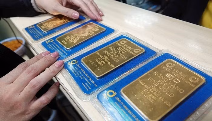 Giá vàng hôm nay 4/1 tiếp tục tăng mạnh, vượt mốc 85 triệu đồng/lượng 