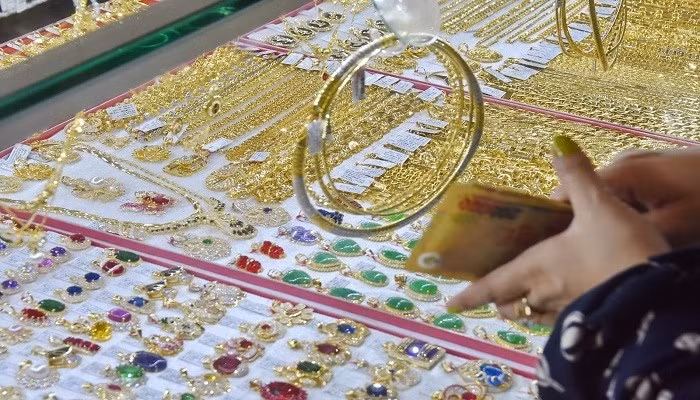 Giá vàng hôm nay 27/5 trong nước đột ngột giảm rất mạnh, thế giới giảm